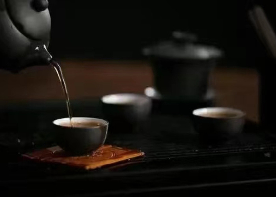 ชาอูลอง (Oolong tea) หรือชาเขียวและชาครึ่งหมัก